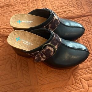 Bare trap clogs